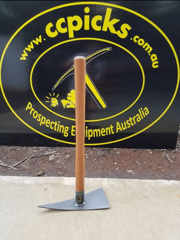 Ezy Dig Pick Small 600mm Handle