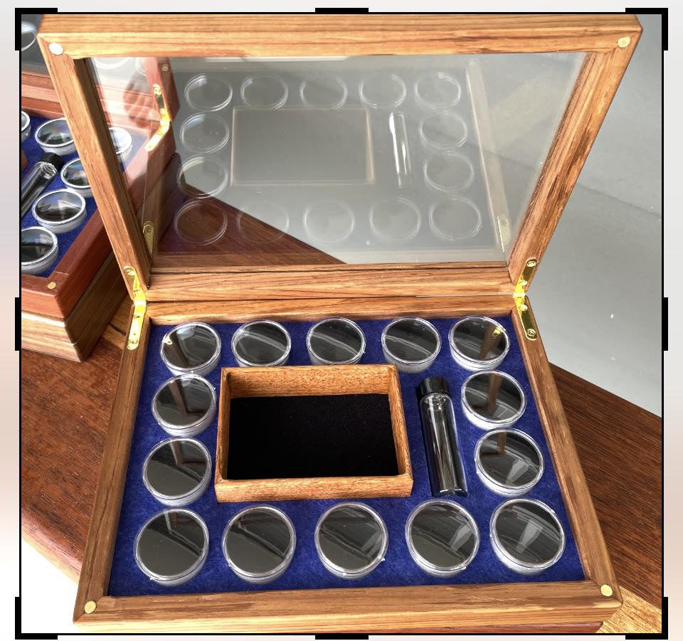 Nugget Gold Box Display